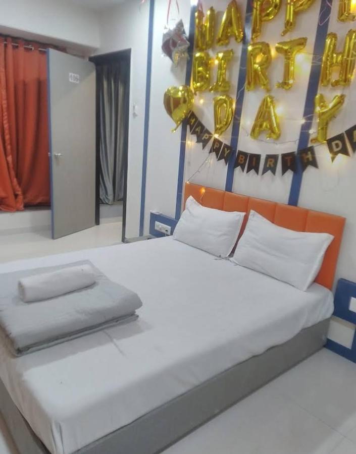 V Love Hotel Surat Eksteriør bilde